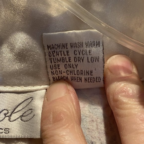 VINTAGE NICOLE CLASSICS -- Satin-Feel Pajama Top, Front Closure, Lined - Picture 15 of 15